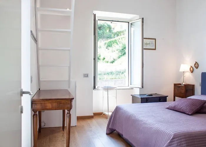 Miralago Rosa Terrazza アパート ベッラージョ